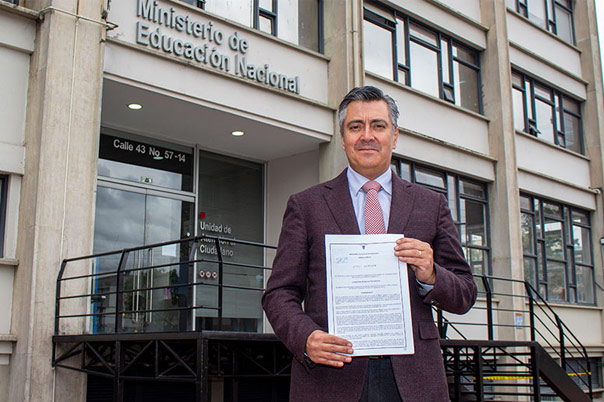 Universidad Catlica de Colombia recibe la  Acreditacin Institucional de Alta Calidad 