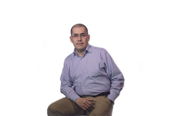 Alfonso Ospina, egresado y docente externadista, fue nombrado director del servicio informativo de Caracol Radio