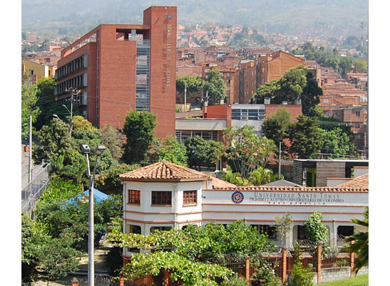 Universidad Santo Tomás - Medellín