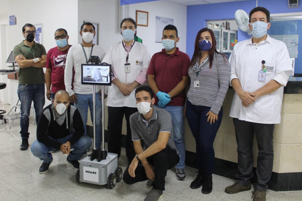 Un robot que atiende pacientes contagiados de COVID-19