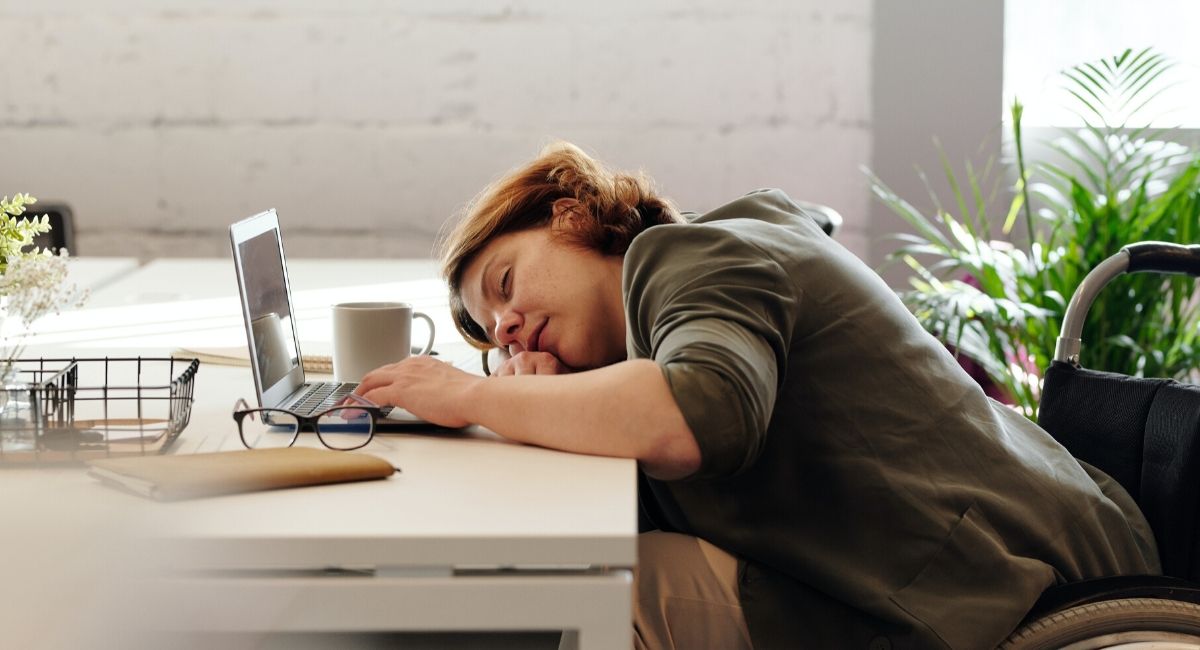 ¿Te desvelaste estudiando?: 5 tips para rendir durante el día con poco sueño