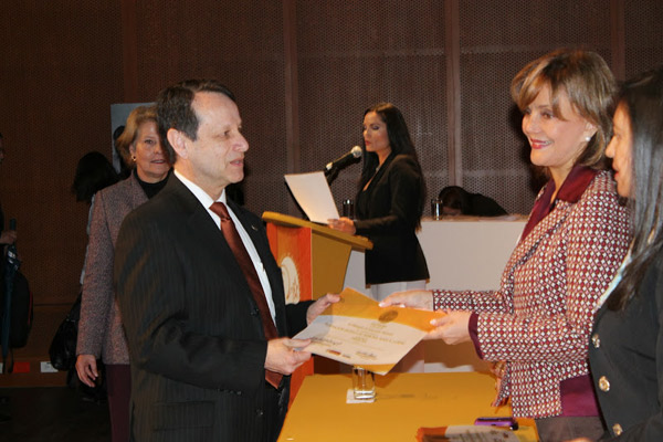 La Corpas, reconocida en los premios Mejores en Educación 2013 