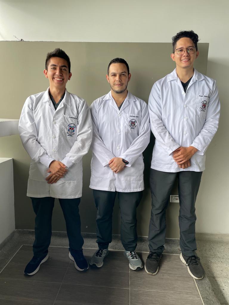 Estudiantes de Medicina uniquindianos, semifinalistas del Premio al Mejor Interno ASCOFAME 2022